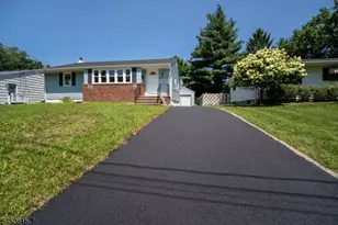 219 Haroldson Pl, Pompton Lakes, NJ 07442 - Photo 3