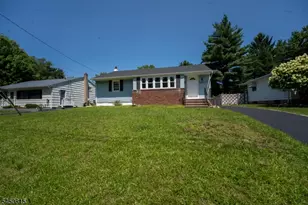 219 Haroldson Pl, Pompton Lakes, NJ 07442 - Photo 1