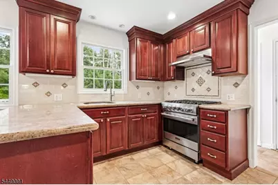 15 Byron Rd, North Caldwell, NJ 07006 - Photo 9