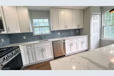 2501 Vantage Ct, Denville, NJ 07834 - Photo 9