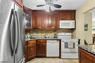 7 Smithfield Ct, Bernards Township, NJ 07920 - Photo 17
