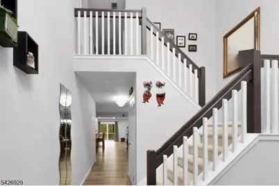 94 Edgefield Dr, Parsippany, NJ 07950 - Photo 3