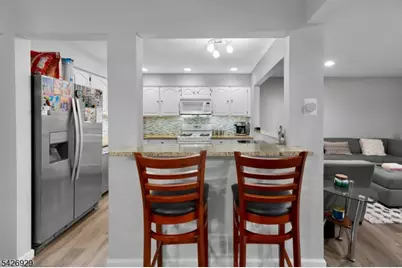 94 Edgefield Dr, Parsippany, NJ 07950 - Photo 15