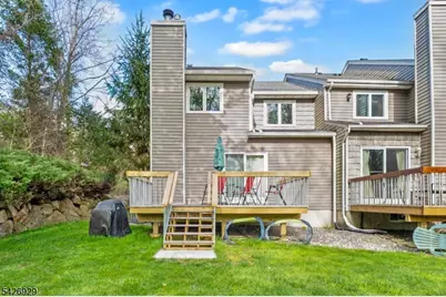 94 Edgefield Dr, Parsippany, NJ 07950 - Photo 41