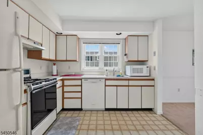 24B Heritage Dr, Chatham Township, NJ 07928 - Photo 11