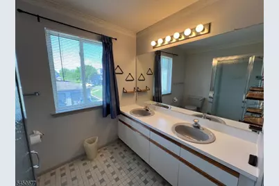 179 Drake Ln, Roxbury Township, NJ 07852 - Photo 13