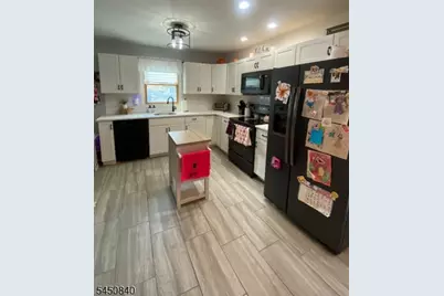 107 New York Ave, Jefferson Township, NJ 07849 - Photo 9