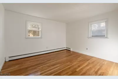 17 Longport Rd, Parsippany, NJ 07054 - Photo 9