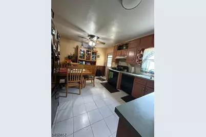 1065 Voorhees St, Hillside, NJ 07205 - Photo 3