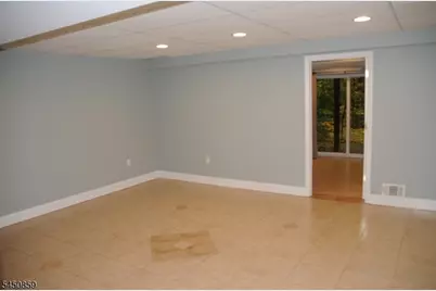 171 Autumn Ridge Rd, Parsippany, NJ 07950 - Photo 33