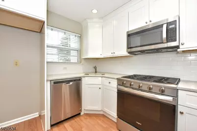 1099 Devon Ct #1099, Mahwah, NJ 07430 - Photo 11