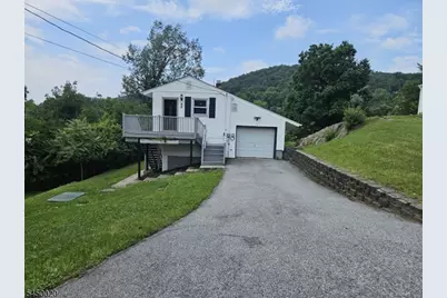 25 Ivy Pl, Vernon Twp., NJ 07418 - Photo 1