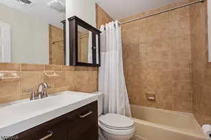 31 Willow Wood Square, East Rutherford, NJ 07073 - Photo 15