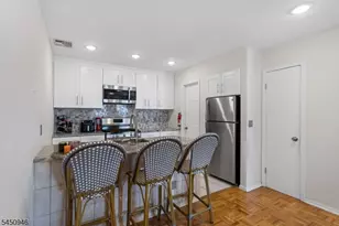 31 Willow Wood Square, East Rutherford, NJ 07073 - Photo 5