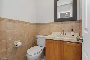 31 Willow Wood Square, East Rutherford, NJ 07073 - Photo 9
