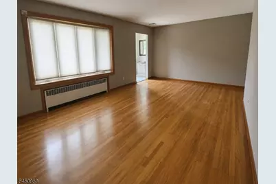 16 Jackson Avenue, Hackensack, NJ 07606 - Photo 11