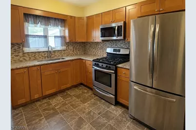 16 Jackson Avenue, Hackensack, NJ 07606 - Photo 7