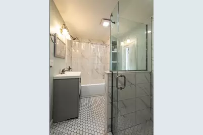 127 Hussa St, Linden, NJ 07036 - Photo 23
