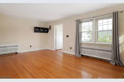 164 W Grant Ave, Roselle Park, NJ 07204 - Photo 9