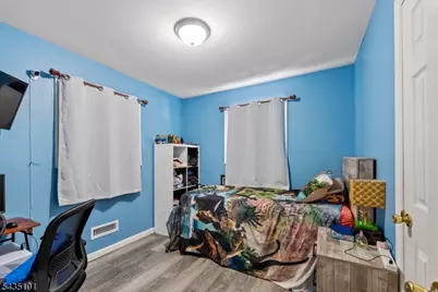 54 Sycamore Dr, Belleville, NJ 07109 - Photo 5