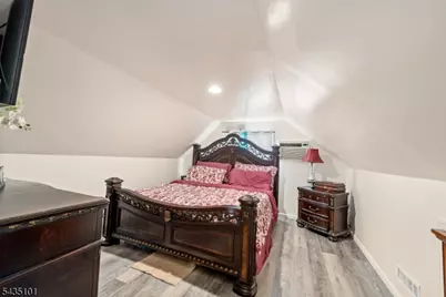 54 Sycamore Dr, Belleville, NJ 07109 - Photo 7