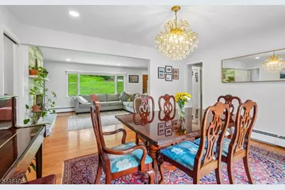 31 Surrey Dr, Wayne, NJ 07470 - Photo 9