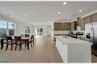 644 Lorhan Dr #644, Piscataway Township, NJ 08854 - Photo 7