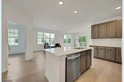 644 Lorhan Dr #644, Piscataway Township, NJ 08854 - Photo 3