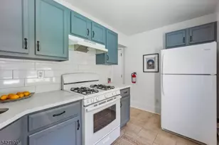 44 Gates Ave Apt, Montclair, NJ 07042 - Photo 9
