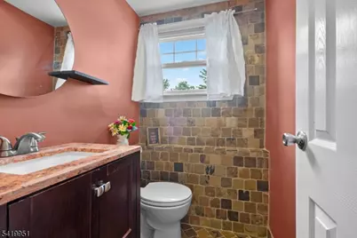 260 Saint Cloud Ave, West Orange Township, NJ 07052 - Photo 19