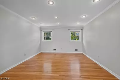 260 Saint Cloud Ave, West Orange Township, NJ 07052 - Photo 29