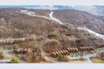 1 Deer Valley Ln Unit 2, Vernon, NJ 07462 - Photo 3