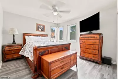 28 Brookhill Ter, Clifton, NJ 07013 - Photo 17