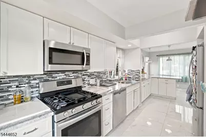 28 Brookhill Ter, Clifton, NJ 07013 - Photo 15