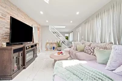 28 Brookhill Ter, Clifton, NJ 07013 - Photo 9