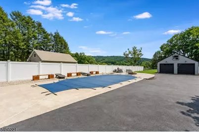 1074 Colfax Ave, Pompton Lakes, NJ 07442 - Photo 35