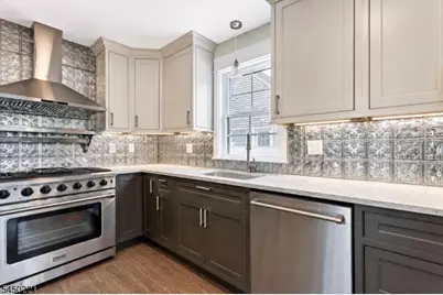 1074 Colfax Ave, Pompton Lakes, NJ 07442 - Photo 11