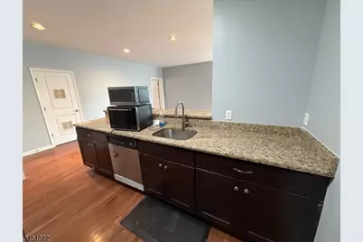 7 Myrtle St Unit 2, Bloomfield, NJ 07003 - Photo 3