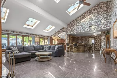 8 Cracco Ln, Wayne, NJ 07470 - Photo 25