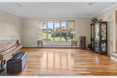 8 Cracco Ln, Wayne, NJ 07470 - Photo 13