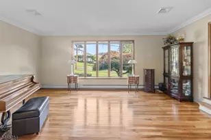 8 Cracco Ln, Wayne, NJ 07470 - Photo 13