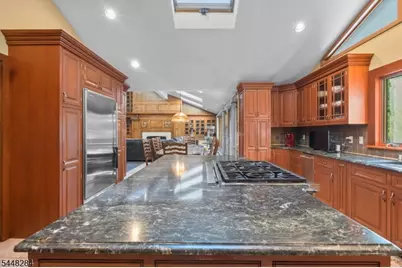8 Cracco Ln, Wayne, NJ 07470 - Photo 17