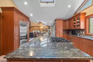 8 Cracco Ln, Wayne, NJ 07470 - Photo 17