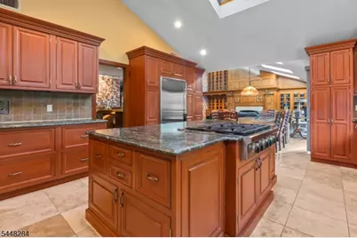 8 Cracco Ln, Wayne, NJ 07470 - Photo 17