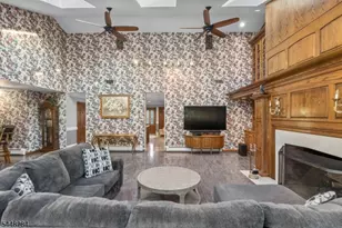 8 Cracco Ln, Wayne, NJ 07470 - Photo 25