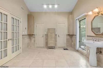 8 Cracco Ln, Wayne, NJ 07470 - Photo 33