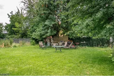 183 Laurel Ave, Union Township, NJ 07083 - Photo 5