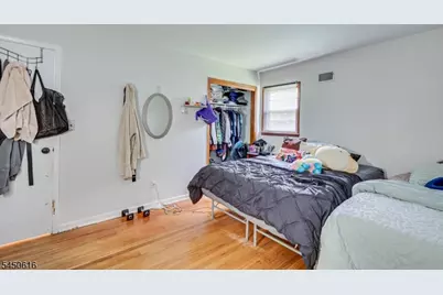 183 Laurel Ave, Union Township, NJ 07083 - Photo 17