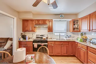 183 Laurel Ave, Union Township, NJ 07083 - Photo 13