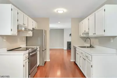 50 Pine St #211, Montclair, NJ 07042 - Photo 11